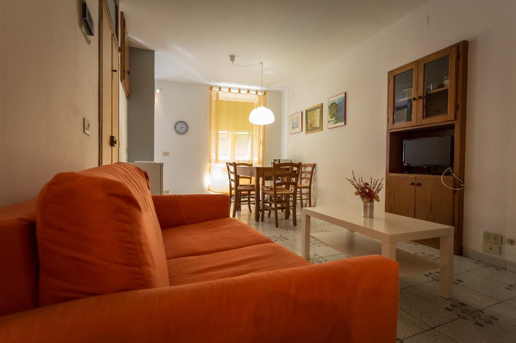 Апартаменты Robs House Риомаджиоре Номер фото